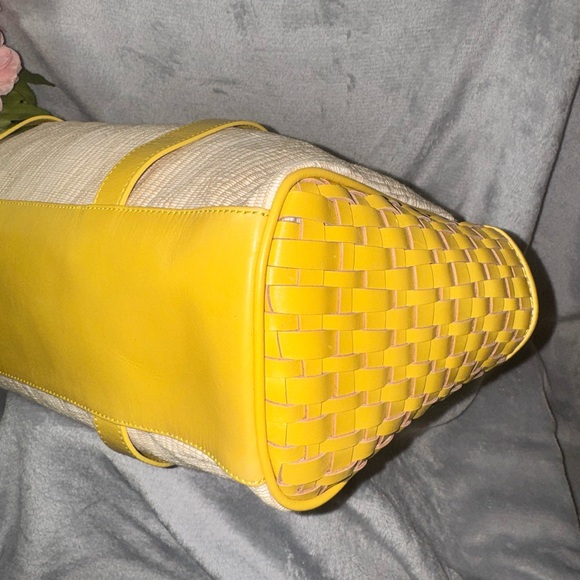 Vintage Kenneth Cole NY Yellow & Straw Drawstring Tote Bag - Picture 7 of 9
